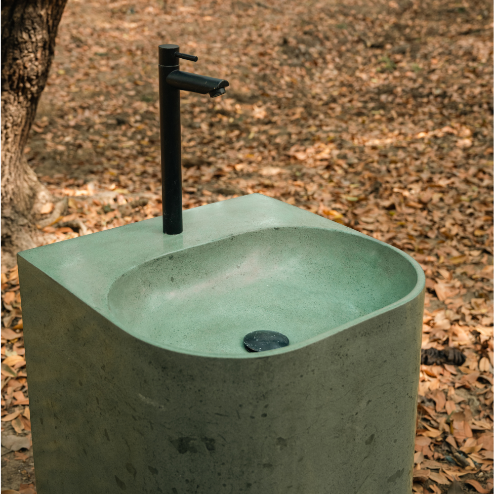 Squircle pedestal basin